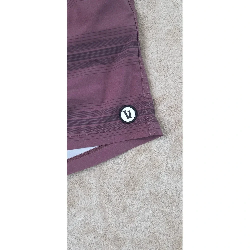 Vuori Kore Shorts Men's Medium Red Athletic Running Training Lined V302 EUC